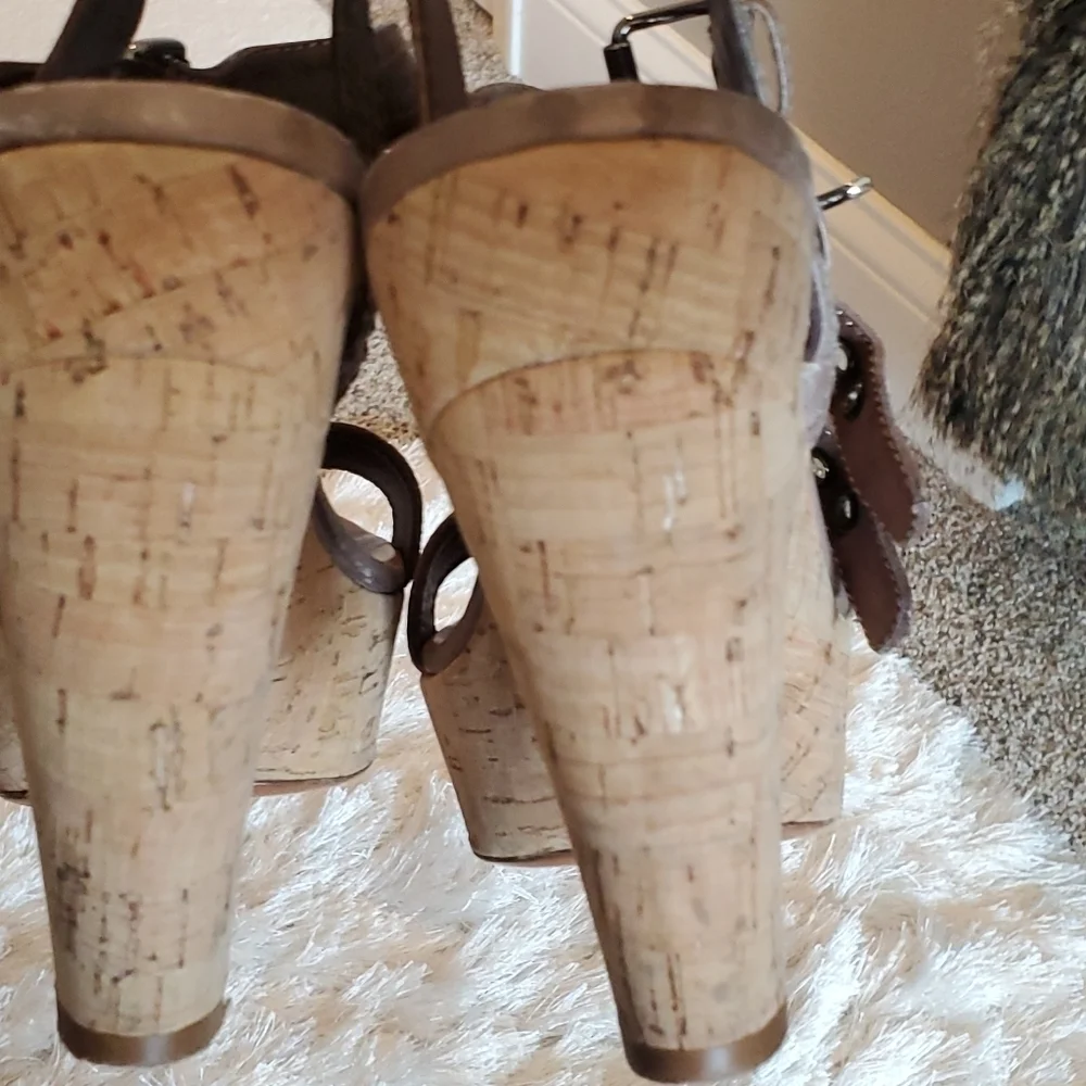 MIU MIU  leather sandal cork platform.  Sz10